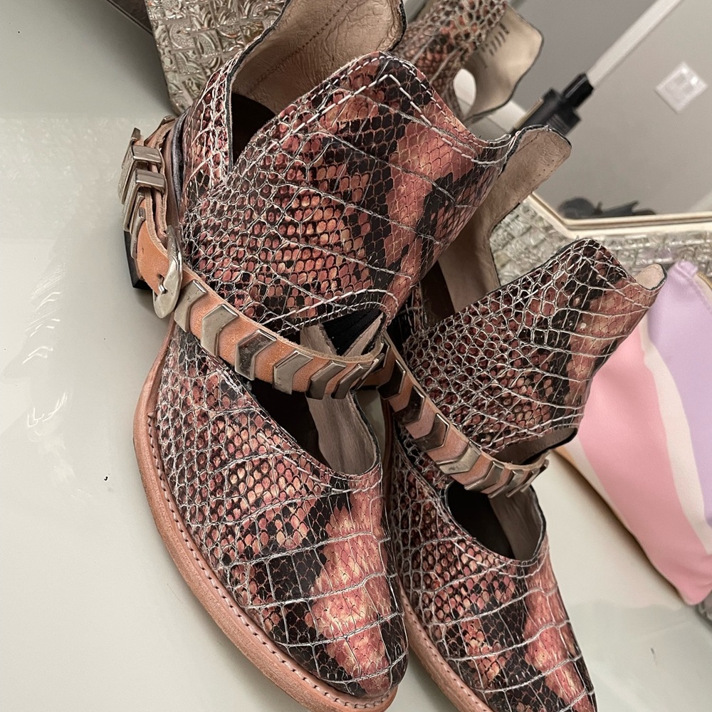 ***SOLD*** Freebird by Steven - Blade - Pink Snake - Size 9